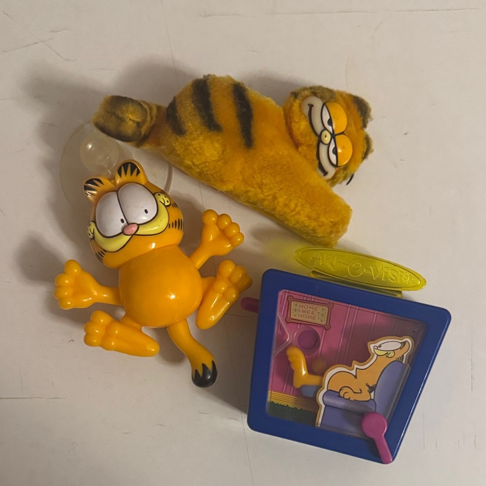 Lot of 3 vintage Garfield items